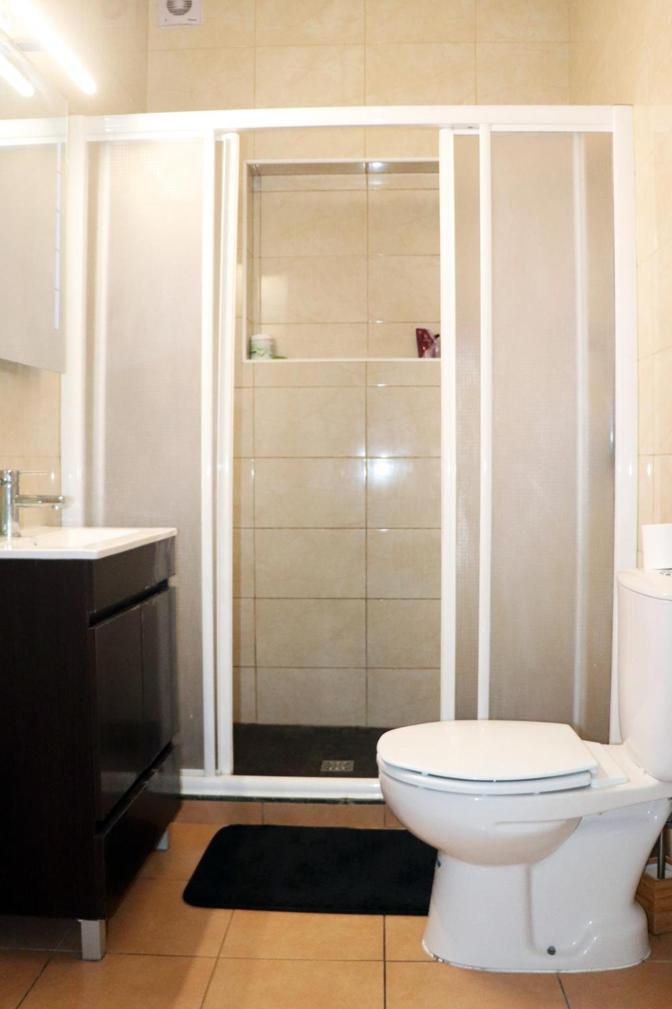 Hostel Jjs Yard 2 Lagos Zewnętrze zdjęcie
