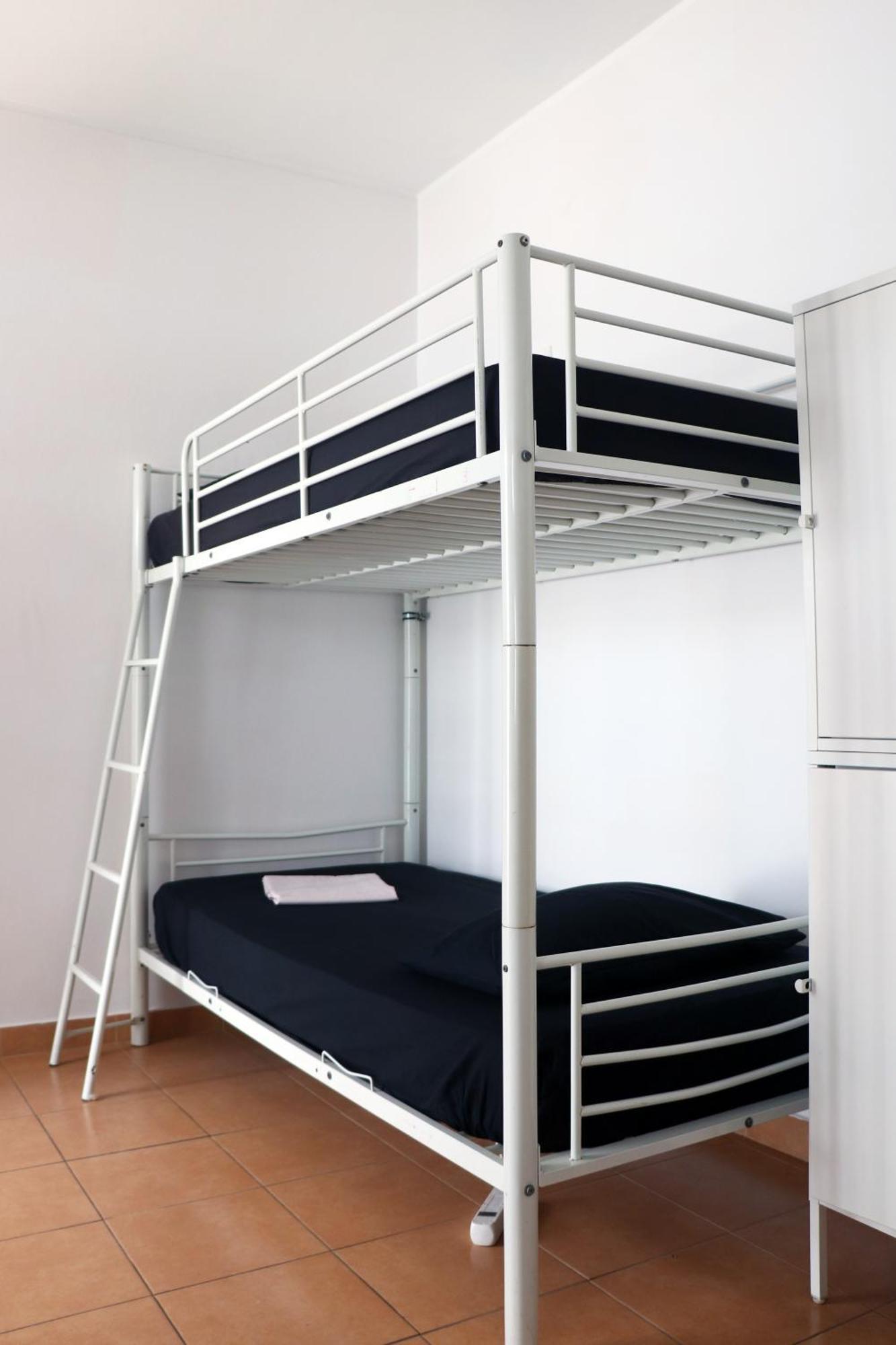 Hostel Jjs Yard 2 Lagos Zewnętrze zdjęcie