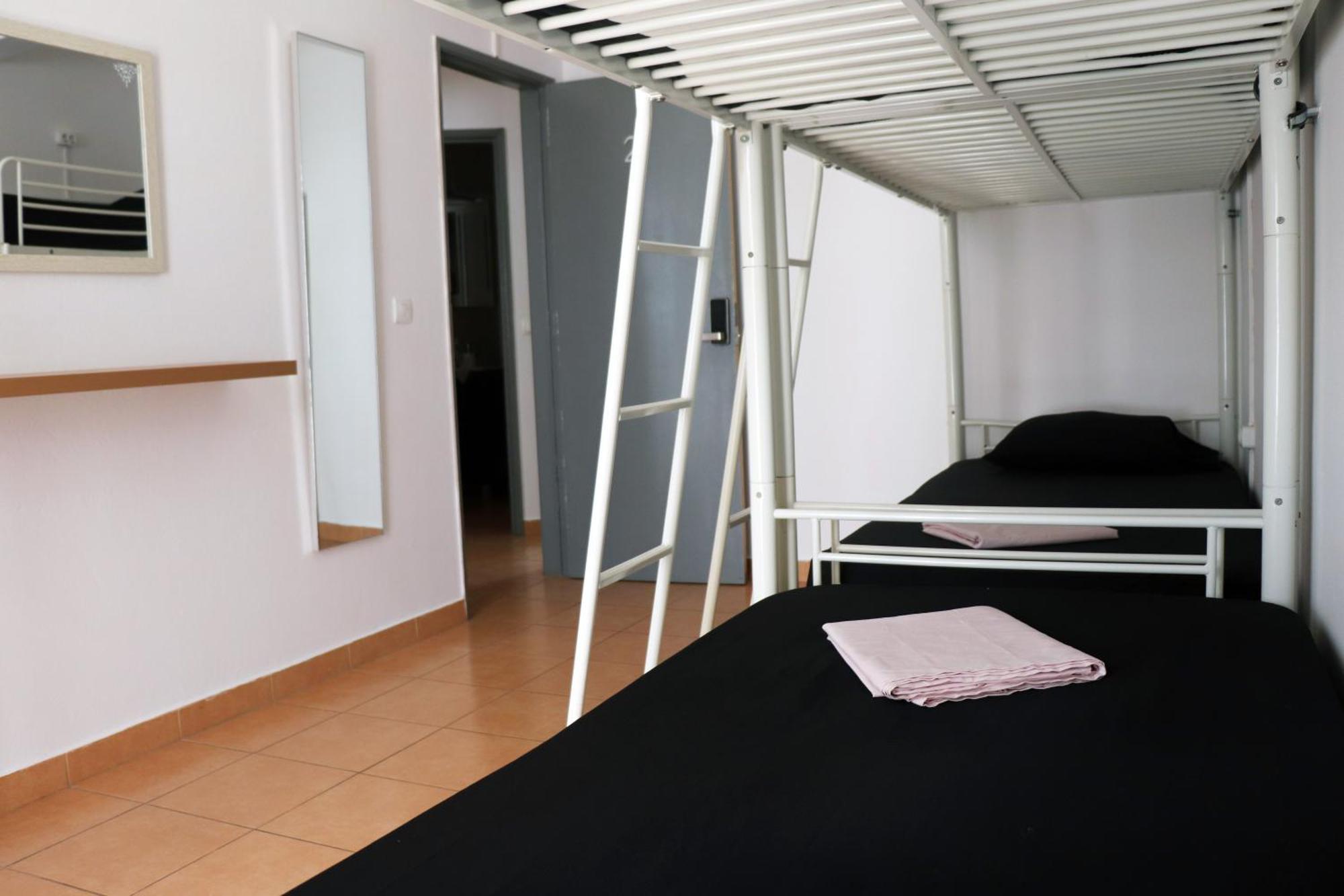 Hostel Jjs Yard 2 Lagos Zewnętrze zdjęcie