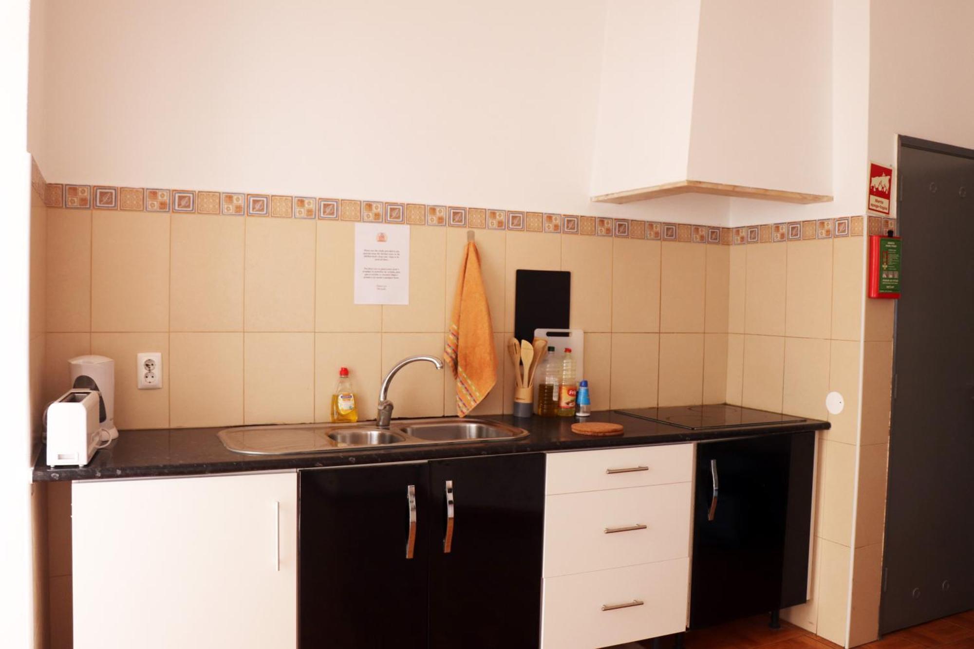 Hostel Jjs Yard 2 Lagos Zewnętrze zdjęcie